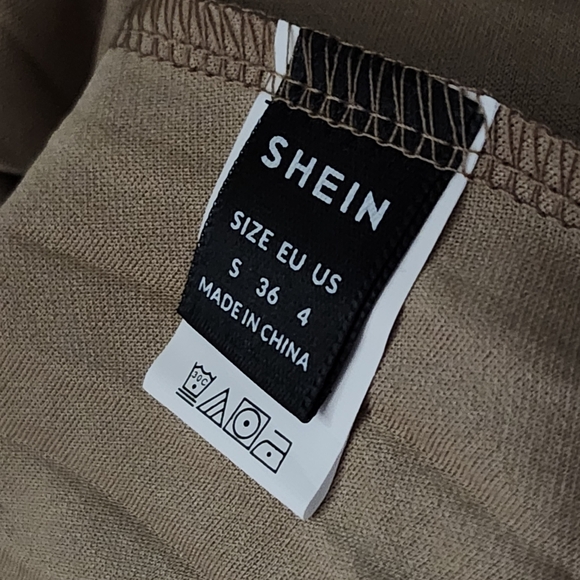 Elegant Brown Pleated Skirt - Picture 2 of 4